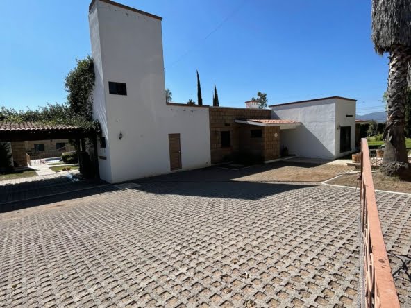 379b08ab-fa9d-4245-89b6-c31b22556c46