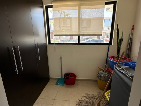 58151799-638b-46d9-aad8-94aec66f6e5f