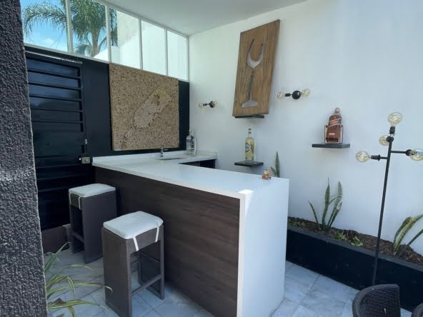 584bc95e-be5a-4120-8c30-15226cede77c