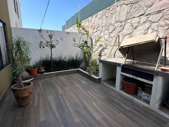 7aef9409-893c-4f8b-9cfe-03de47536751