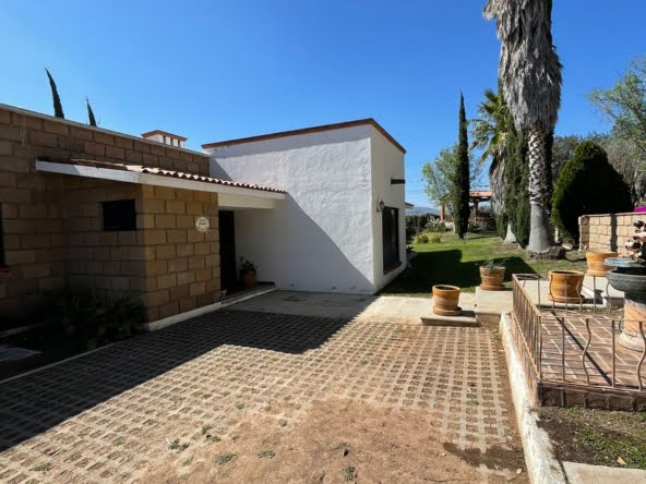 b90d816f-ba9b-4d61-8e7a-07d853efe9ad