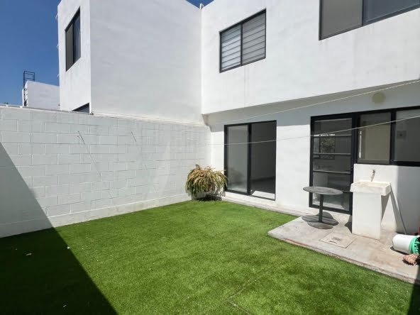 4b595f77-90d5-483c-bbf6-838ed1be7a70