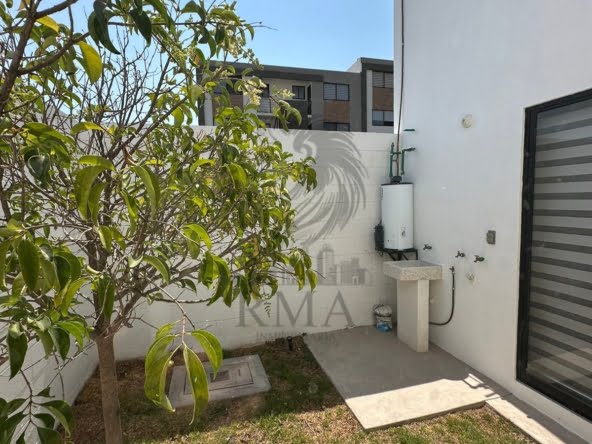 b3d54895-607e-431a-a88a-d6117bcbb2d3