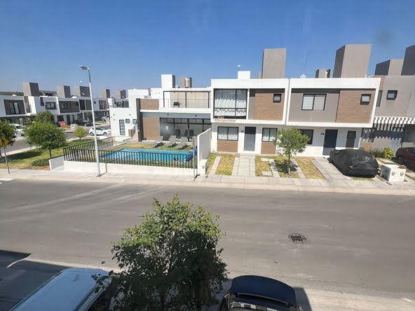 eb03393d-ebeb-4472-87d9-2b656285179a