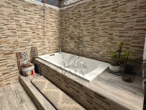 21938080-52e7-4903-a829-1777f6db5257